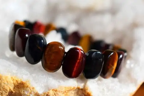 Bracelet 3 yeux perles plates