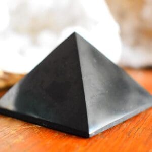 Pyramide de Shungite