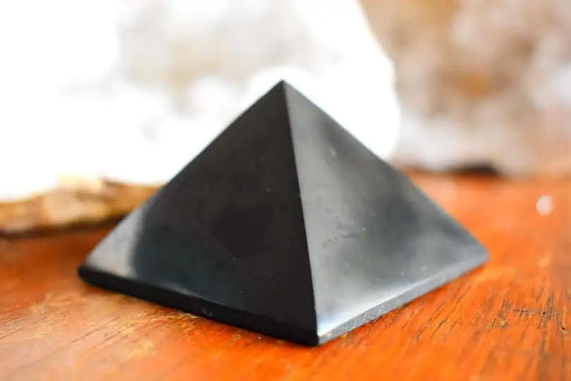 Pyramide de Shungite