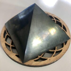 Pyramide de Shungite