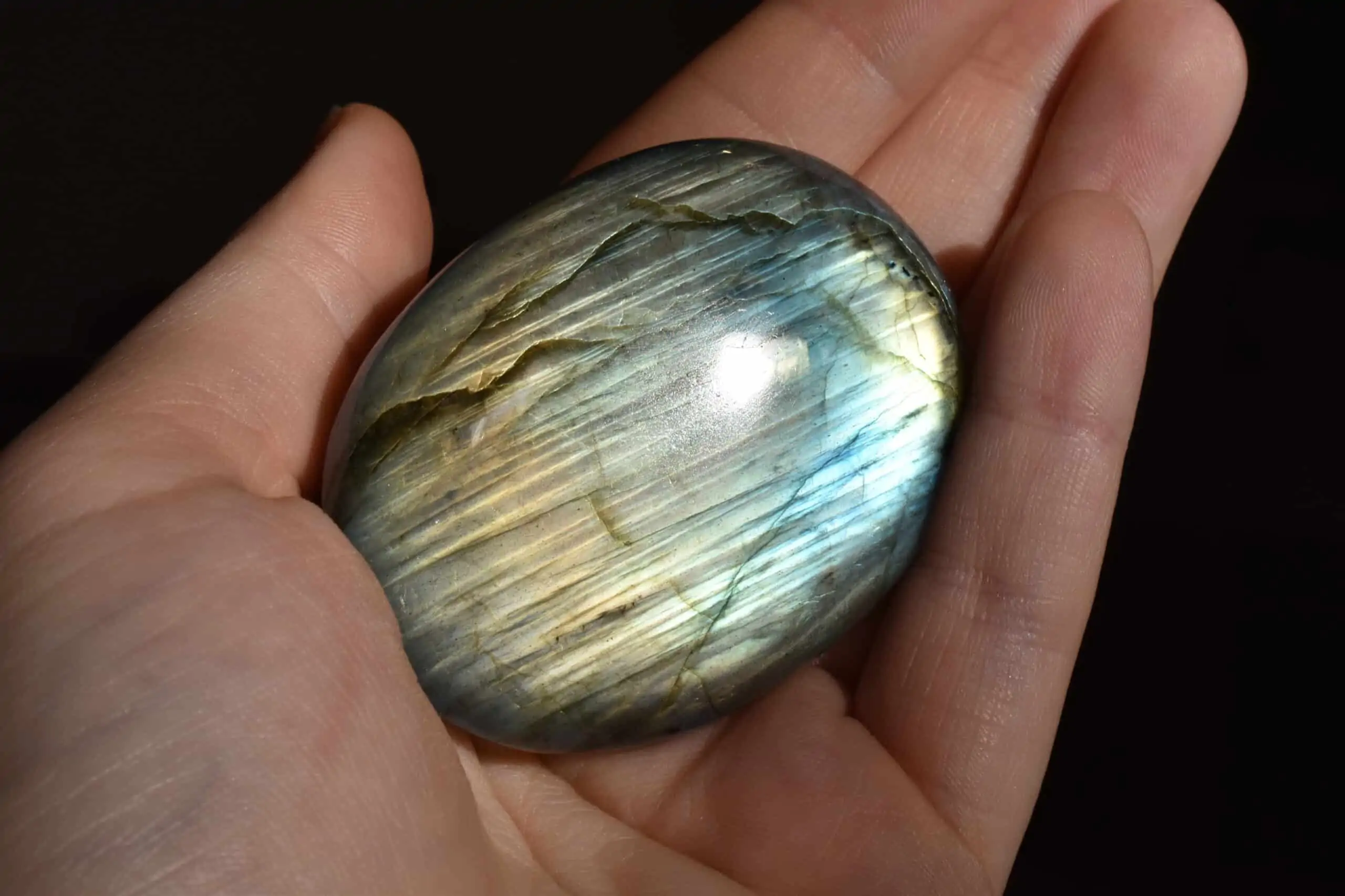 Galet Labradorite Qualité AAA 64g