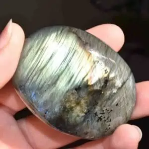 Galet Labradorite Qualité AAA 73g