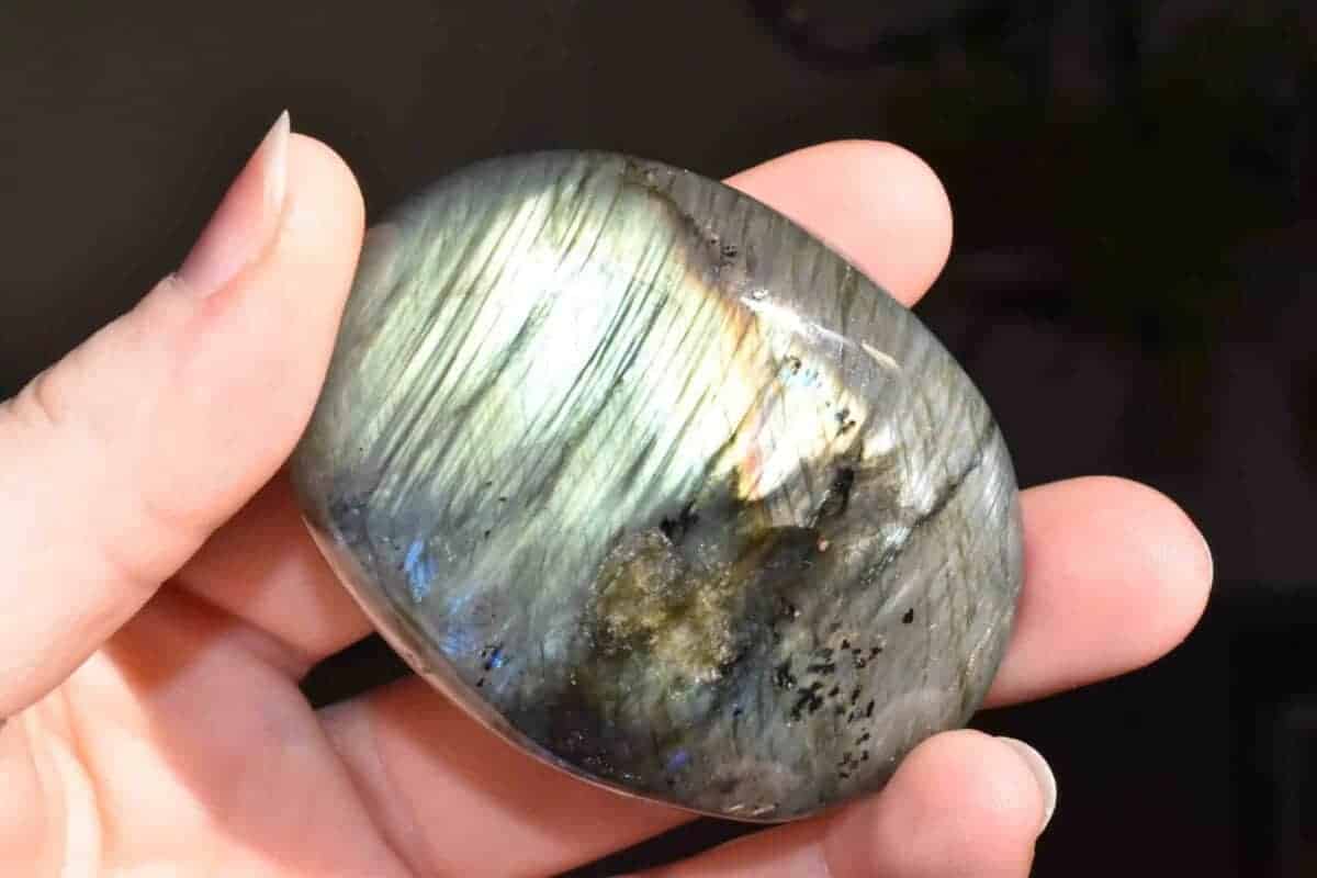 Galet Labradorite Qualité AAA 73g