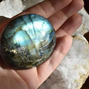 Galet Labradorite Qualité AAA 84g