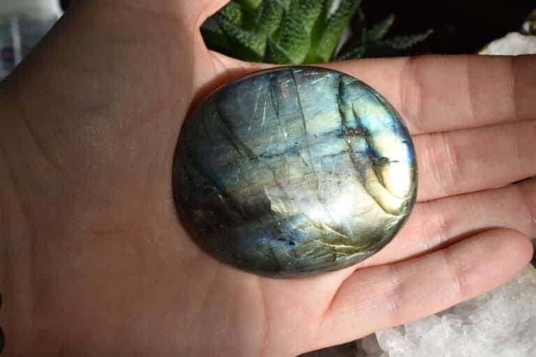 Galet Labradorite Qualité AAA 84g – Image 2
