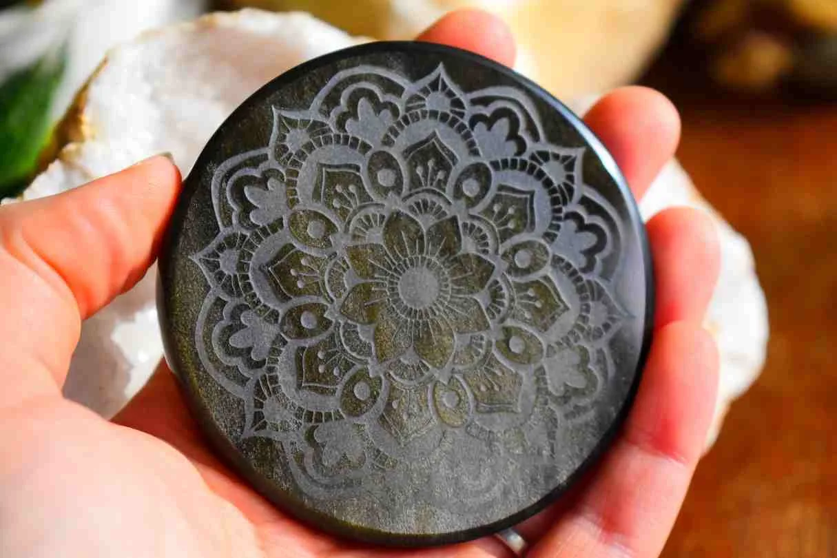 Plateau Mandala Obsidienne Dorée 7cm